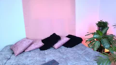 Snapshot of jules_n_gia chatting on November 1, 2025, 5:04 pm Jules and Gia online show from November 1, 2025, 5:04 pm