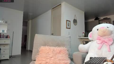 julessy online show from July 7, 2026, 3:05 pm