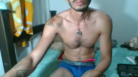Snapshot of julfigo chatting on January 3, 2025, 11:01 pm Julfigo online show from January 3, 2025, 11:01 pm