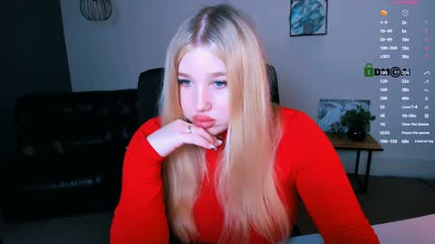 Snapshot of juli_kisss chatting on January 3, 2025, 4:44 am juli kisss online show from January 3, 2025, 4:44 am