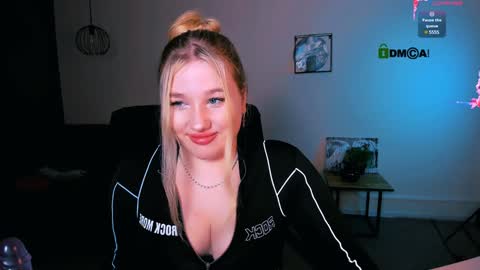 Snapshot of juli_kisss chatting on January 10, 2025, 8:26 pm juli kisss online show from January 10, 2025, 8:26 pm