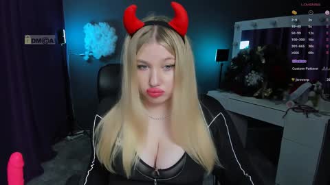 Snapshot of juli_kisss chatting on January 14, 2025, 10:34 pm juli kisss online show from January 14, 2025, 10:34 pm