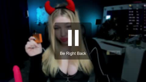 Snapshot of juli_kisss chatting on January 15, 2025, 1:34 am juli kisss online show from January 15, 2025, 1:34 am