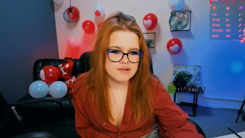 Snapshot of juli_kisss chatting on February 17, 2025, 11:20 pm juli kisss online show from February 17, 2025, 11:20 pm