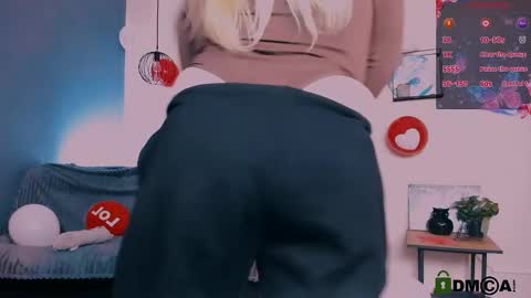 Snapshot of juli_kisss chatting on February 20, 2025, 4:03 pm juli kisss online show from February 20, 2025, 4:03 pm