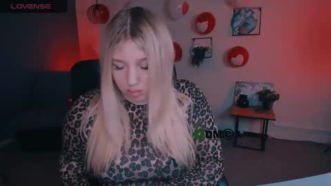 Snapshot of juli_kisss chatting on February 21, 2025, 9:34 am juli kisss online show from February 21, 2025, 9:34 am