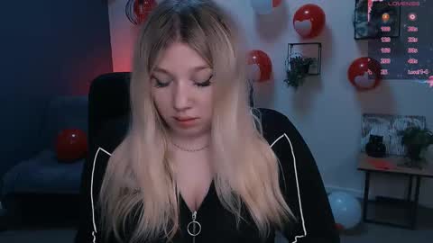 Snapshot of juli_kisss chatting on February 24, 2025, 12:37 pm juli kisss online show from February 24, 2025, 12:37 pm