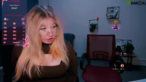 Snapshot of juli_kisss chatting on March 6, 2025, 2:41 am juli kisss online show from March 6, 2025, 2:41 am