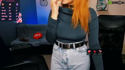 Snapshot of juli_kisss chatting on March 11, 2025, 11:15 pm juli kisss online show from March 11, 2025, 11:15 pm