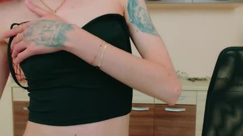 JuliaJae online show from May 21, 2026, 7:15 am