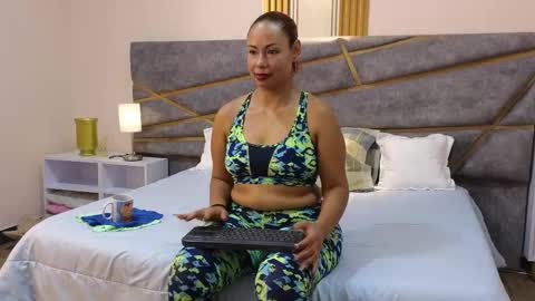 Julia Gomes online show from February 27, 2025, 7:15 pm