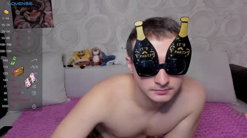 Julia online show from December 20, 2024, 5:29 pm