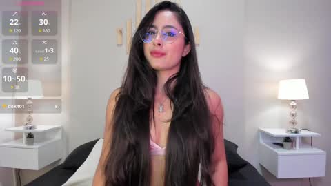 Snapshot of julia_martinezz_ chatting on January 14, 2025, 11:31 am J U L IA M A R T I N E Z online show from January 14, 2025, 11:31 am