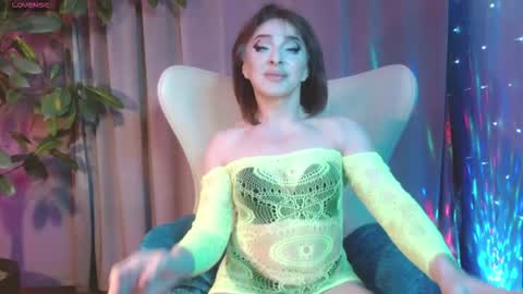 Snapshot of julia_renard chatting on October 24, 2025, 5:31 pm Julia online show from October 24, 2025, 5:31 pm