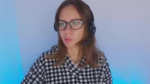 Julia Schedule 10 pm to 4  am GTM-5 online show from November 10, 2025, 4:50 pm