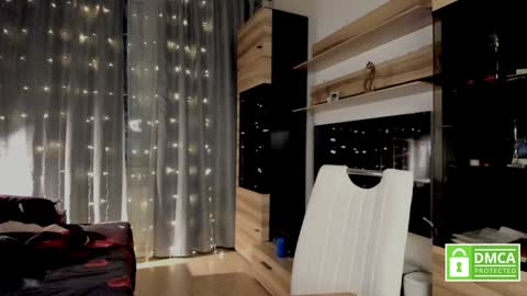 Snapshot of julia_t_mog chatting on February 4, 2025, 9:52 pm julia_t_mog online show from February 4, 2025, 9:52 pm