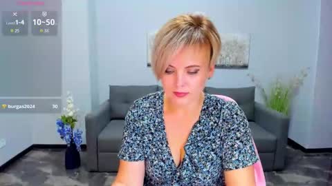 Snapshot of julia_wilsons chatting on October 22, 2025, 6:24 am Julia online show from October 22, 2025, 6:24 am