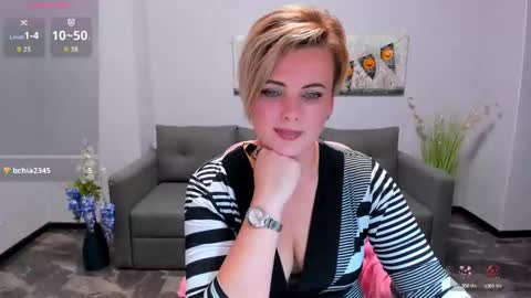 Snapshot of julia_wilsons chatting on November 5, 2025, 1:00 pm Julia online show from November 5, 2025, 1:00 pm