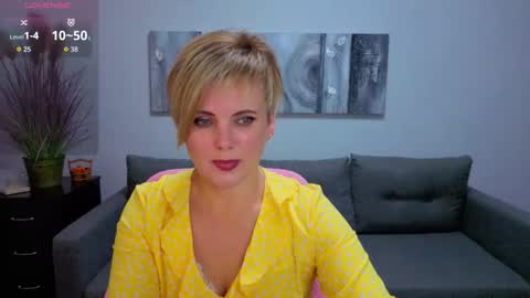 Snapshot of julia_wilsons chatting on November 15, 2025, 6:44 am Julia online show from November 15, 2025, 6:44 am