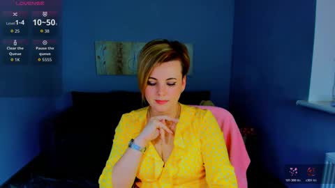 Julia online show from February 9, 2026, 12:53 pm