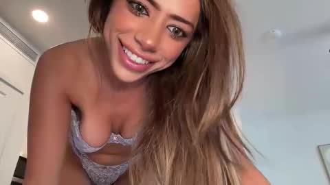 Snapshot of juliaabrooks chatting on November 18, 2025, 8:57 pm Julia Brooks online show from November 18, 2025, 8:57 pm