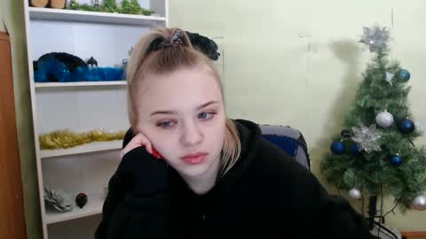 Snapshot of juliacrazy_ chatting on January 25, 2025, 6:12 am juliacrazy_ online show from January 25, 2025, 6:12 am