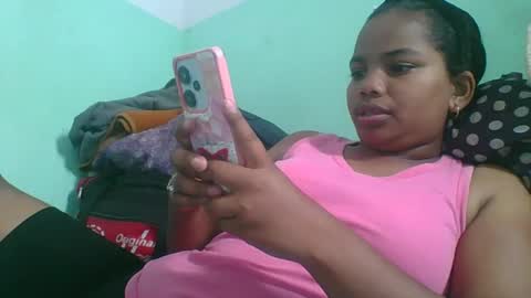 Snapshot of juliah02 chatting on January 25, 2025, 6:12 am juliah02 online show from January 25, 2025, 6:12 am