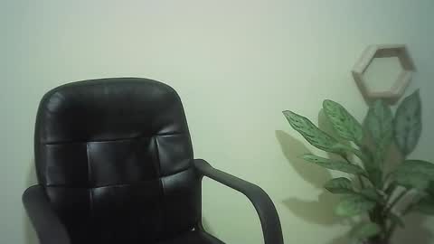 JuliaMack online show from March 1, 2025, 12:28 am