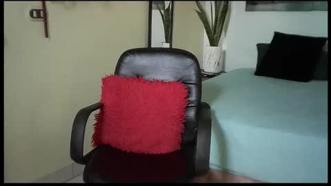 JuliaMack online show from October 28, 2025, 8:11 pm