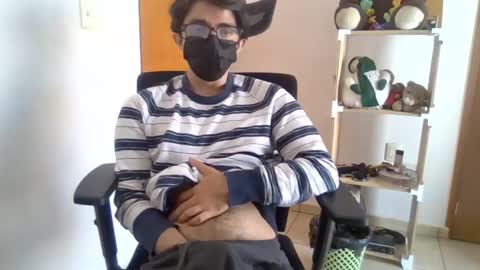 Snapshot of julian_mora7 chatting on March 5, 2025, 6:23 pm Julian Mora online show from March 5, 2025, 6:23 pm