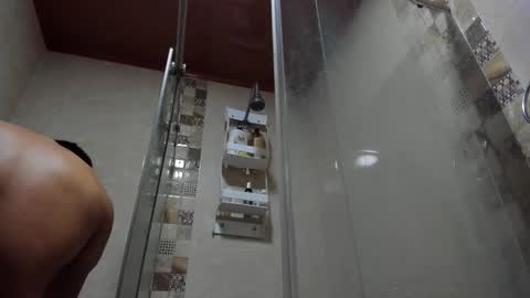 julian_wallace online show from November 1, 2025, 2:57 am