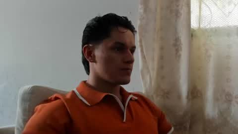 julian_wallace1 online show from July 2, 2026, 6:25 pm