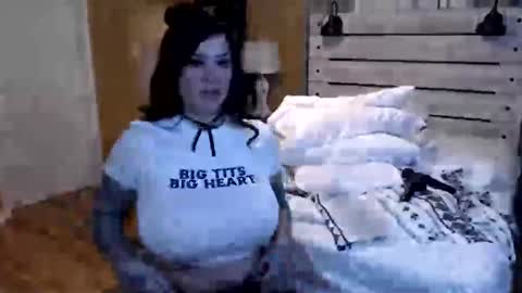 Snapshot of julianaxxxrose chatting on March 6, 2025, 6:37 pm Texas Mamasita online show from March 6, 2025, 6:37 pm