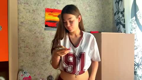 Viola online show from May 12, 2026, 1:25 am