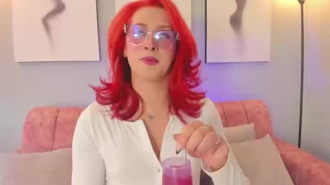 Juliana online show from September 22, 2025, 8:44 pm