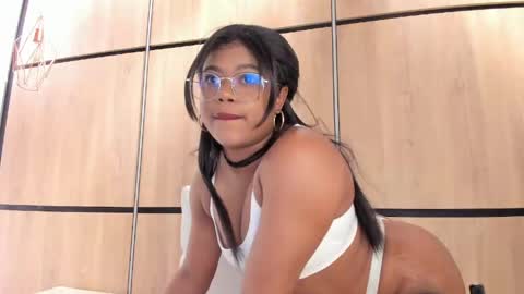 ANDREA  online show from May 25, 2026, 2:28 am