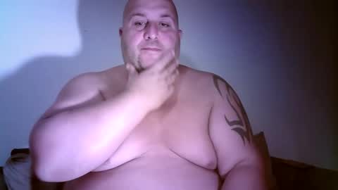 Snapshot of julianoparno chatting on October 1, 2025, 11:11 pm Juliano online show from October 1, 2025, 11:11 pm