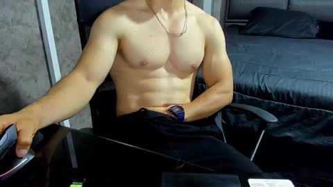 Julian online show from October 19, 2025, 10:16 am