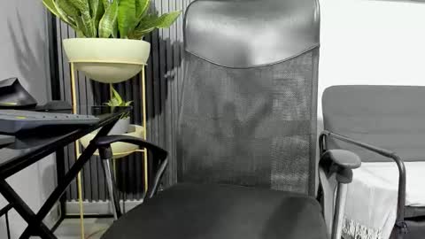 Julian online show from February 10, 2026, 1:04 pm