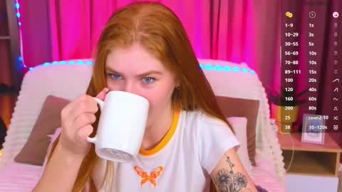 Julia online show from October 18, 2025, 4:15 am