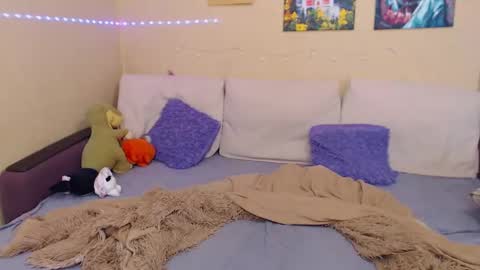 Snapshot of juliasane_ chatting on February 8, 2025, 9:56 am Jul online show from February 8, 2025, 9:56 am