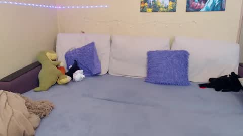 Snapshot of juliasane_ chatting on February 12, 2025, 9:42 am Jul online show from February 12, 2025, 9:42 am