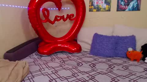 Snapshot of juliasane_ chatting on February 13, 2025, 8:03 pm Jul online show from February 13, 2025, 8:03 pm