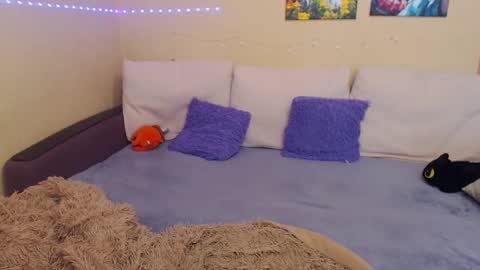 Snapshot of juliasane_ chatting on February 27, 2025, 8:17 am Jul online show from February 27, 2025, 8:17 am