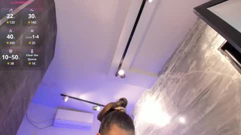 Snapshot of juliasprouse_ chatting on February 27, 2025, 4:31 am Julias online show from February 27, 2025, 4:31 am