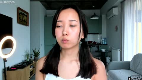 Snapshot of juliastapes chatting on January 19, 2025, 12:06 pm julia online show from January 19, 2025, 12:06 pm