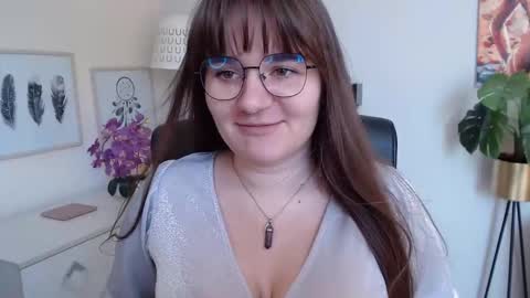 Snapshot of julie_extasy chatting on September 12, 2025, 12:38 pm Julie online show from September 12, 2025, 12:38 pm
