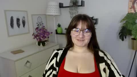 Julie online show from November 12, 2025, 2:28 pm