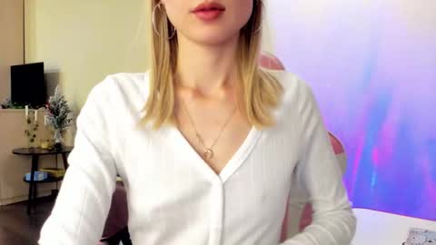 Julie online show from November 5, 2025, 4:40 pm