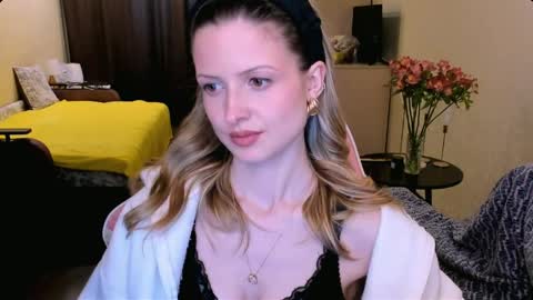 Julie online show from April 9, 2026, 1:49 pm